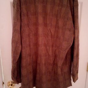 Long sleeve heavy fabric Alexander Jillian long sleeve shirt.